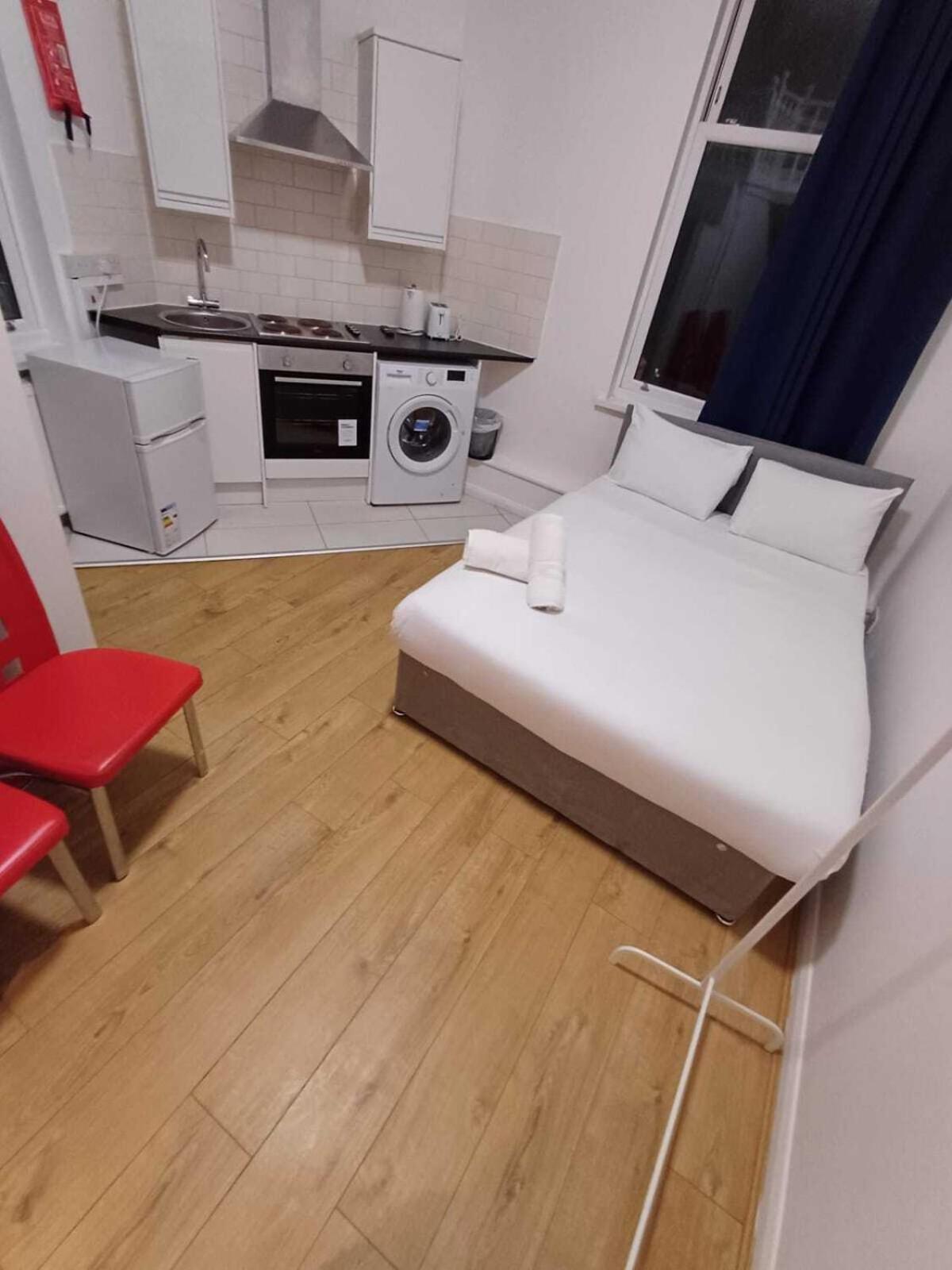 Modern Studios Queenspark Londres Habitación foto